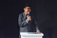 MCを務めた銀シャリ橋本。