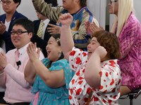 「冗談騎士」レギュラーメンバー発表の瞬間。(c)BSフジ