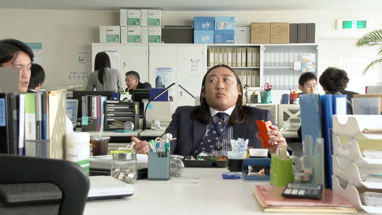 ロバート秋山がビジネスマンに憑依、ありがちな口調をアドリブで再現