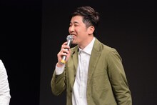 MCのあべこうじ。