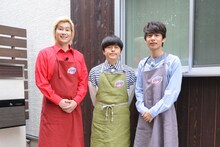 新番組「家事ヤロウ!!!」に出演する（左から）メイプル超合金カズレーザー、バカリズム、中丸雄一（KAT-TUN）。(c)テレビ朝日