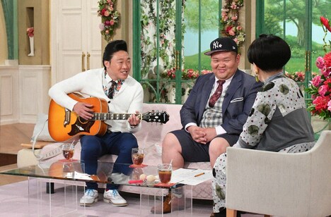 （左から）ANZEN漫才、黒柳徹子。(c)テレビ朝日