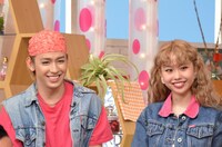 左からりゅうちぇる、ぺこ。(c)日本テレビ