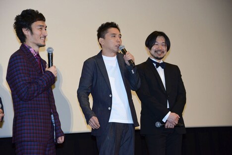 「クソ野郎と美しき世界」完成披露初日舞台挨拶の様子。