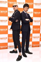 （左から）宇多丸、熊崎風斗アナ。