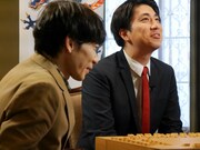 左からインパルス板倉、ランパンプス寺内。(c)BSフジ