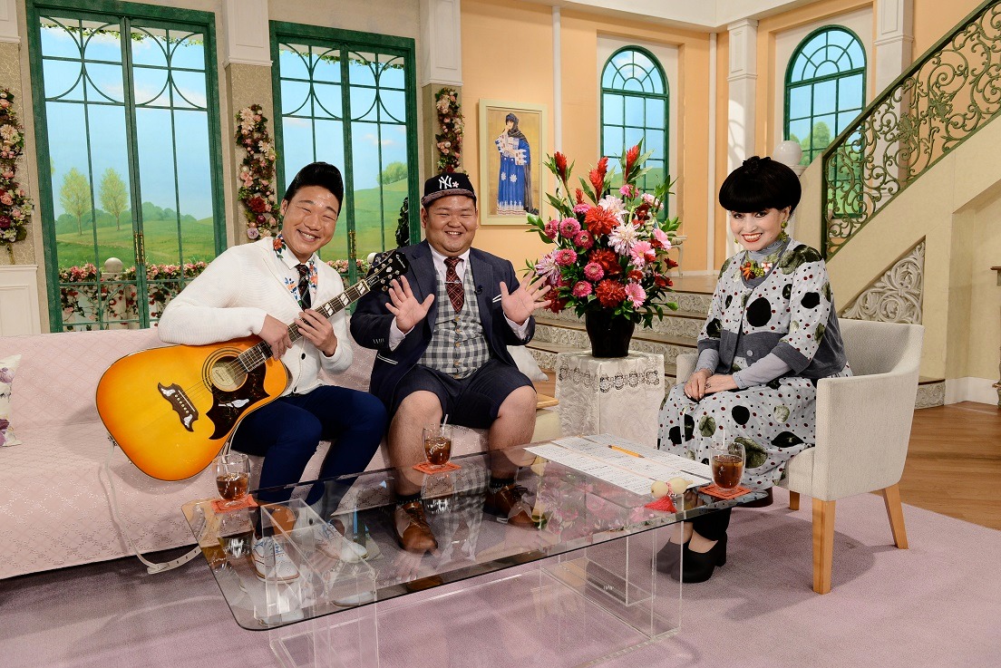 「徹子の部屋」に出演する（左から）ANZEN漫才、黒柳徹子。(c)テレビ朝日