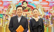 左から有田プロデューサー、松雪泰子。(c)NHK