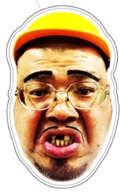 野性爆弾くっきーの顔面がデザインされたコインケース。