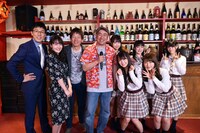 「島ぜんぶでおーきな祭 開幕直前SP レイザーラモンRGの「沖縄あるある」祭 ～NMB48も沖縄で大はしゃぎ～」の出演者たち。(c)読売テレビ