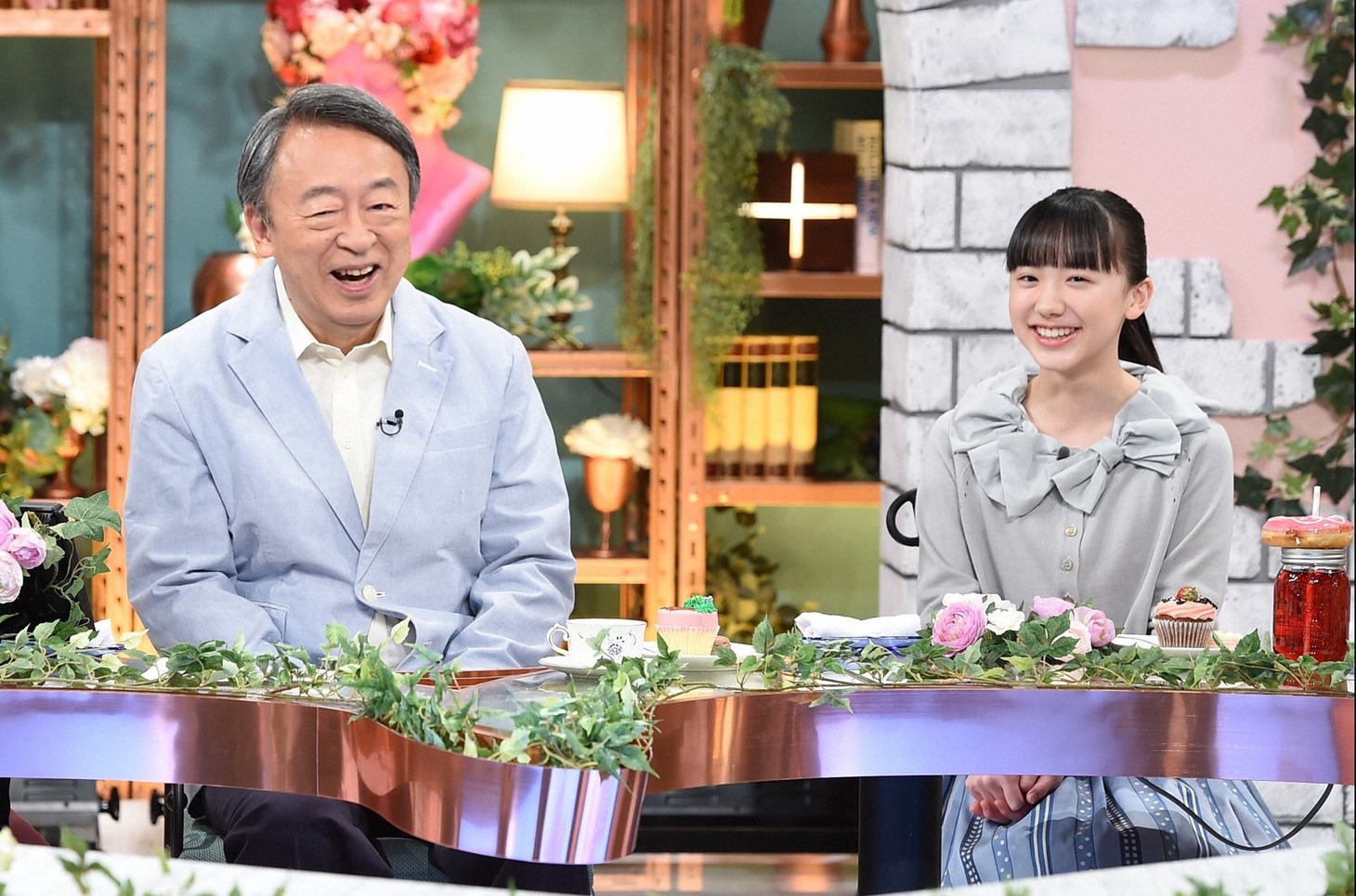 （左から）池上彰、芦田愛菜。(c)TBS