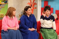 （左から）海原やすよ ともこ、友近。(c)関西テレビ