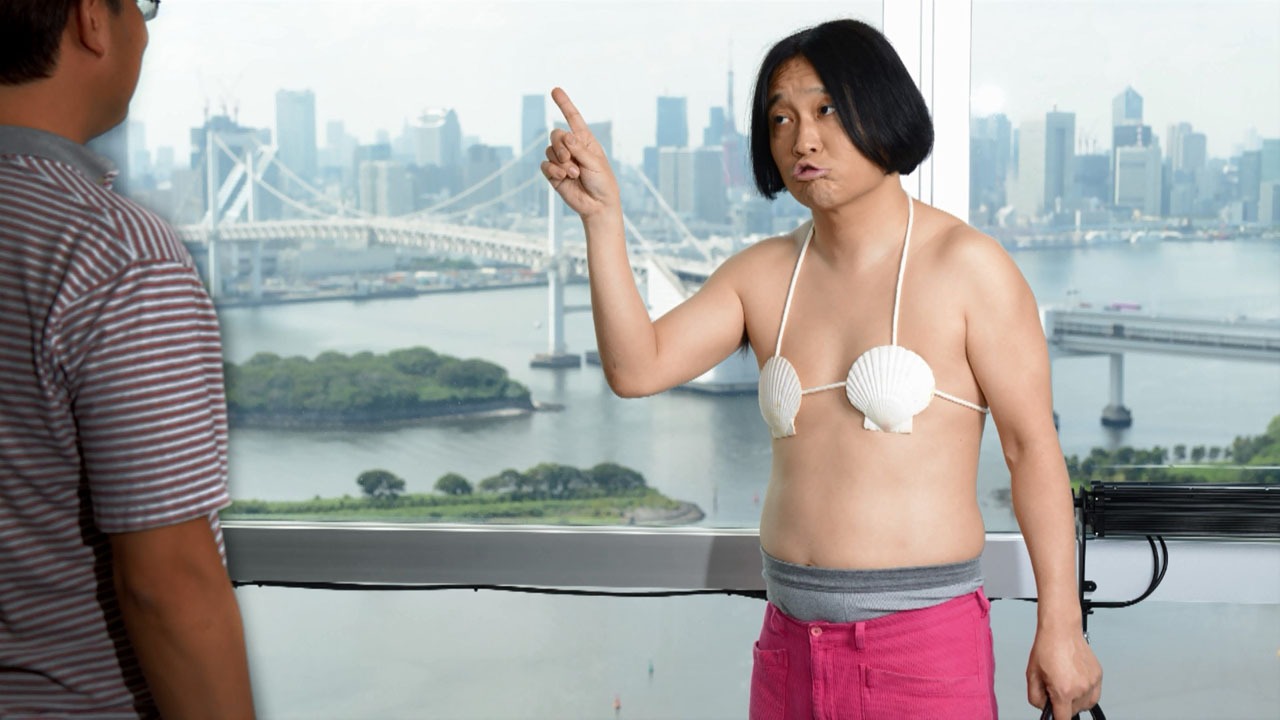 「金曜日のくだらないけどためになる英会話」に出演する永野。