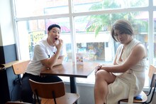 カフェでひと休みするチョコレートプラネット。