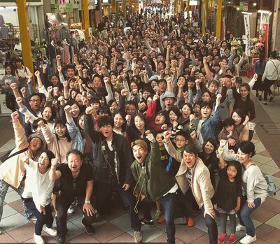 「こはく」のキャスト、スタッフ、エキストラ。