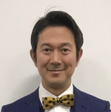 大橋彰名義で映画「こはく」に出演するアキラ100%。