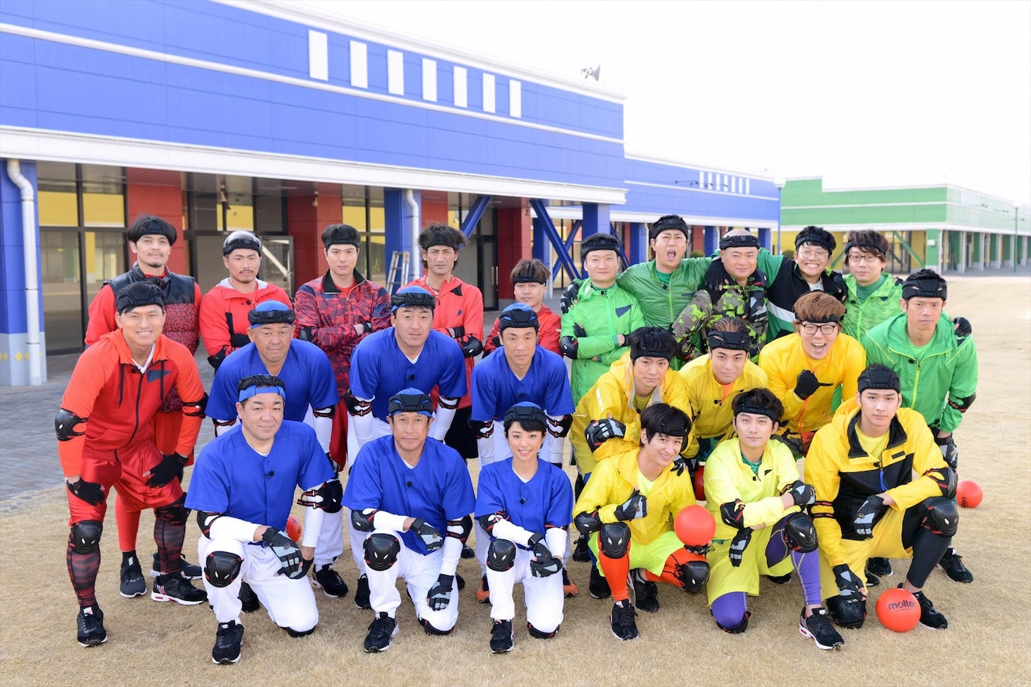 「ニチファミ！『戦闘中～超人サバイバル大決戦～』」のプレーヤーたち。(c)フジテレビ
