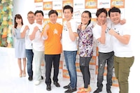 左から飯田菜奈アナウンサー、サンドウィッチマン、笠井信輔アナウンサー、マギー審司、たんぽぽ白鳥、狩野英孝、トミドコロ。