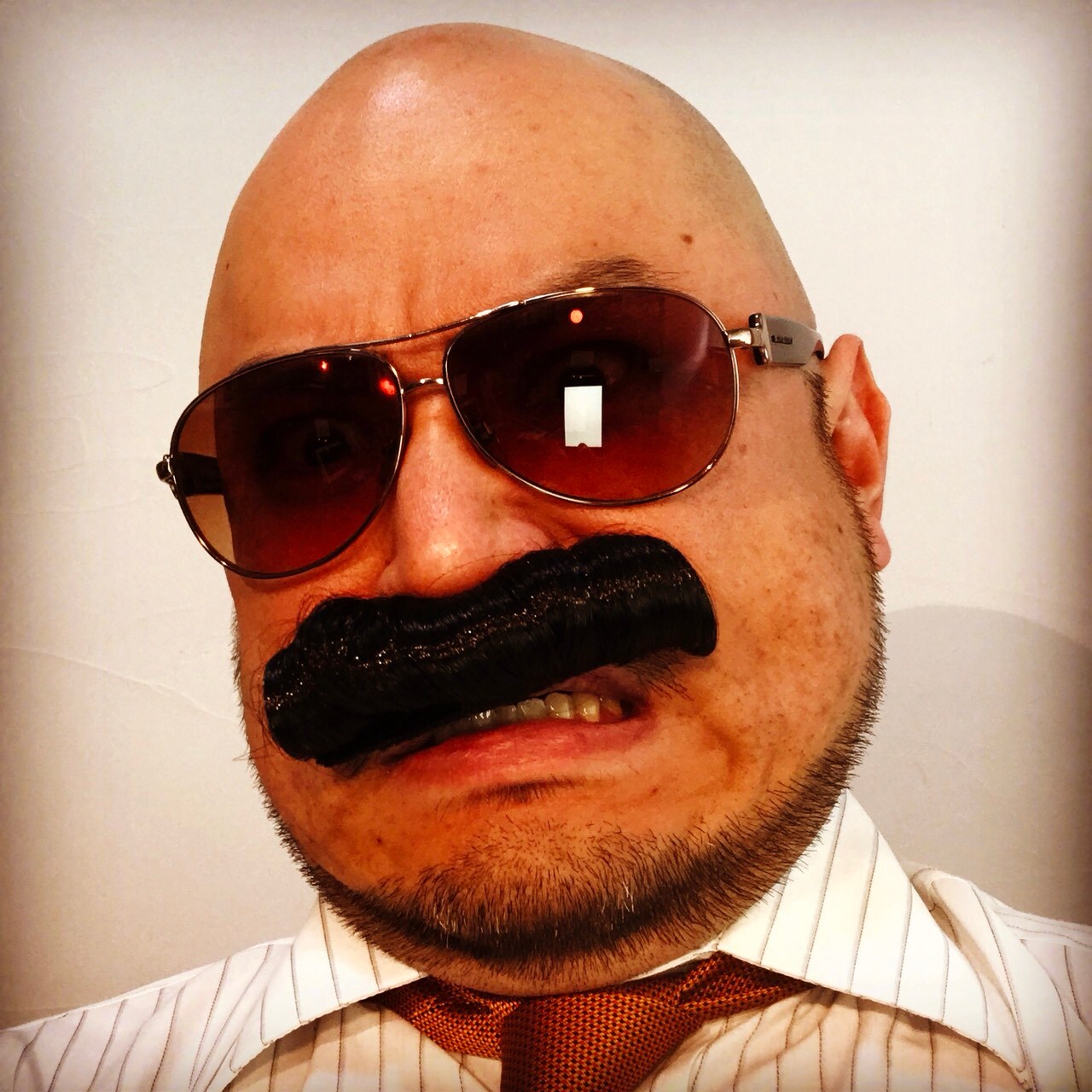 ザコシのトークライブで「しょんべんハイボール」「誇張しすぎた肉野菜炒め」販売