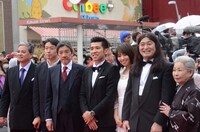 レッドカーペットでのフォトセッションの様子。