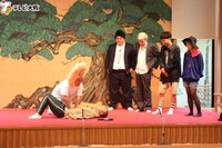 「吉本超合金A」のワンシーン。