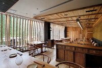 新宿みやざき館KONNE 2Fレストラン「くわんね」。