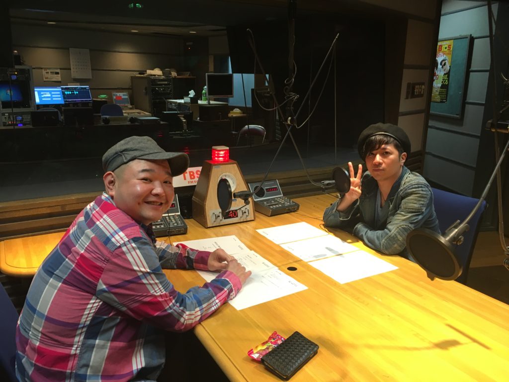 （左から）内山信二、山崎裕太。(c)TBSラジオ