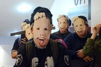 開場を待つ来場者たち。