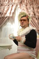 来場者の前に姿を現した野性爆弾くっきー。