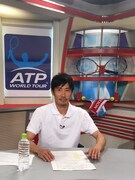 「テニスATPワールドツアー250」で実況を担当するチョップリン西野。
