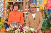 左から佐藤栞里、所ジョージ。(c)日本テレビ