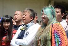 親子で合格となった村上ショージ（中央）とぬゅぬゅゅゆゅゅゅゅゅ（右）。