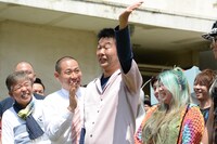 気絶するレギュラー西川。