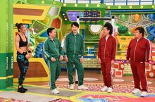 （左から）AYA、かまいたち、ミサイルマン。(c)関西テレビ