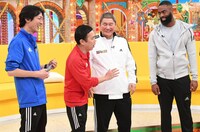 （左から）ナインティナイン、ビートたけし、タイソン・ゲイ。(c)テレビ朝日