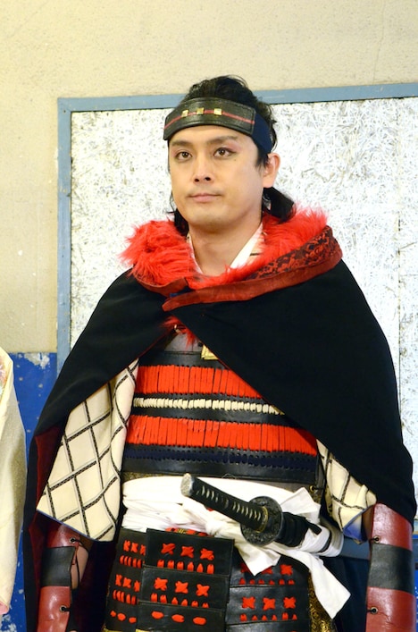 織田信長役のミサイルマン岩部。