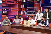 タカアンドトシ・タカ（右から2人目）によるプレゼンのワンシーン。(c)中京テレビ