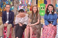 左から新垣隆、ETSU、CHIHARU、篠原ともえ。(c)読売テレビ