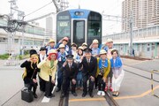 「鉄オタ選手権～阪神電車の陣～」の出演者たち。(c)NHK