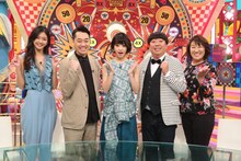 「奇跡体験！アンビリバボー 2時間スペシャル」に出演する（左から）田中道子、バナナマン設楽、剛力彩芽、バナナマン日村、北斗晶。(c)フジテレビ