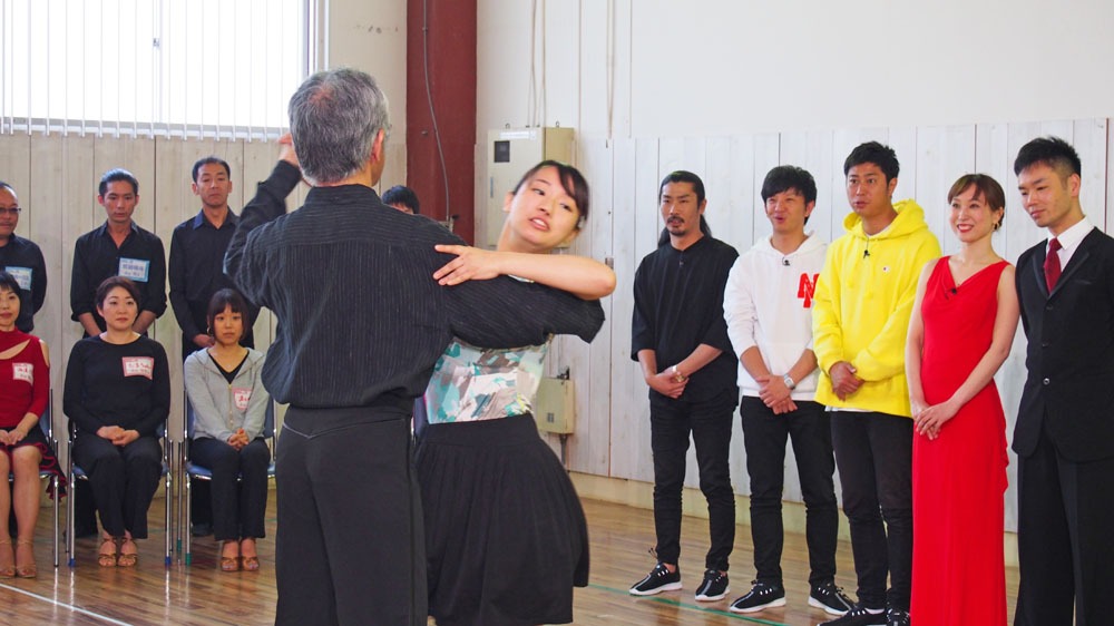 「恋する!?マッチング舞踏会～運命のパートナーを探せ～」のワンシーン。(c)ダンスチャンネル