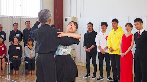 「恋する!?マッチング舞踏会~運命のパートナーを探せ~」のワンシーン。(c)ダンスチャンネル