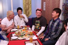 「ダウンタウンなう」に出演する（左から）ダウンタウン、野性爆弾。(c)フジテレビ