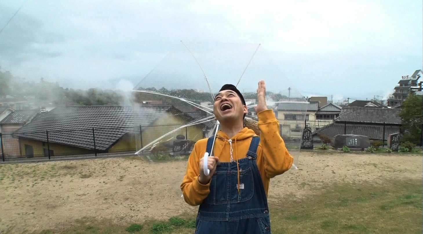 「バナナマンのせっかくグルメ！」でロケに臨むバナナマン設楽。(c)TBS