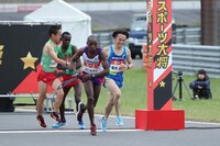 「陸上駅伝対決」のワンシーン。(c)テレビ朝日