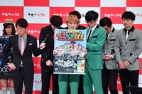 8月に行われる「もっとも～っとマンゲキFES-オモろくてアツすぎるZepp Nambaの日-」を告知するトットら。