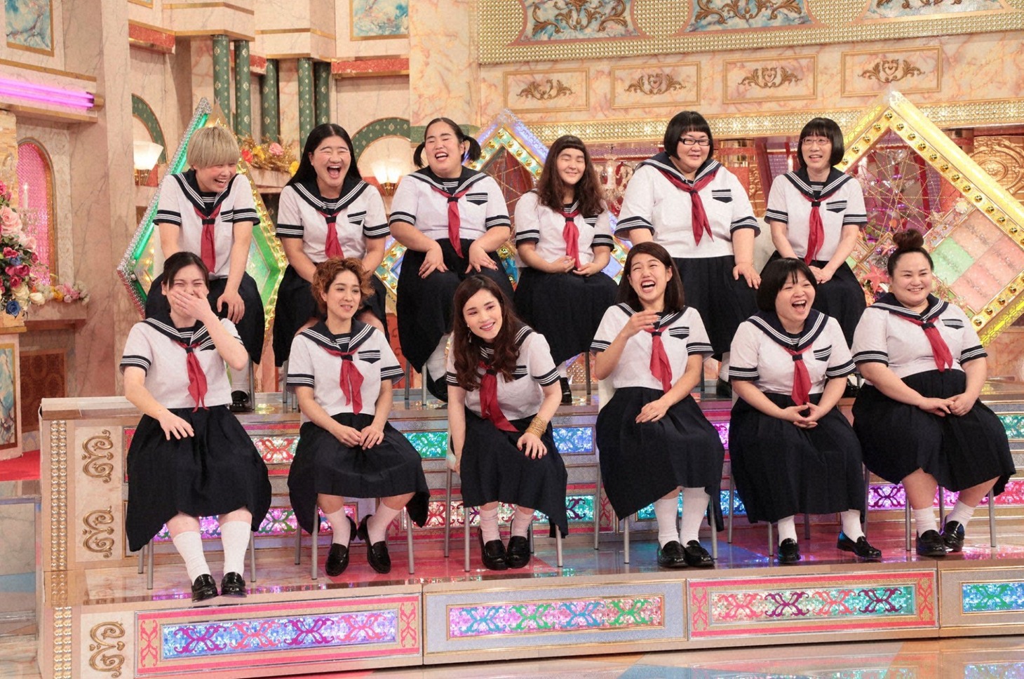 「金曜★ロンドンハーツ」の「昔は可愛かった？女芸人アルバム大賞」に出演する芸人たち。(c)テレビ朝日
