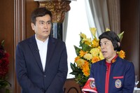 左から石原良純、ナインティナイン岡村。(c)日本テレビ