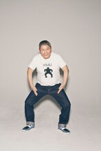 ビートたけしがプロデュースする新アパレルブランド「KITANOBLUE」オフィシャル写真。(c)KITANOBLUE