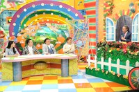 「親の顔見たい！ザ・ワールド」のワンシーン。(c)MBS